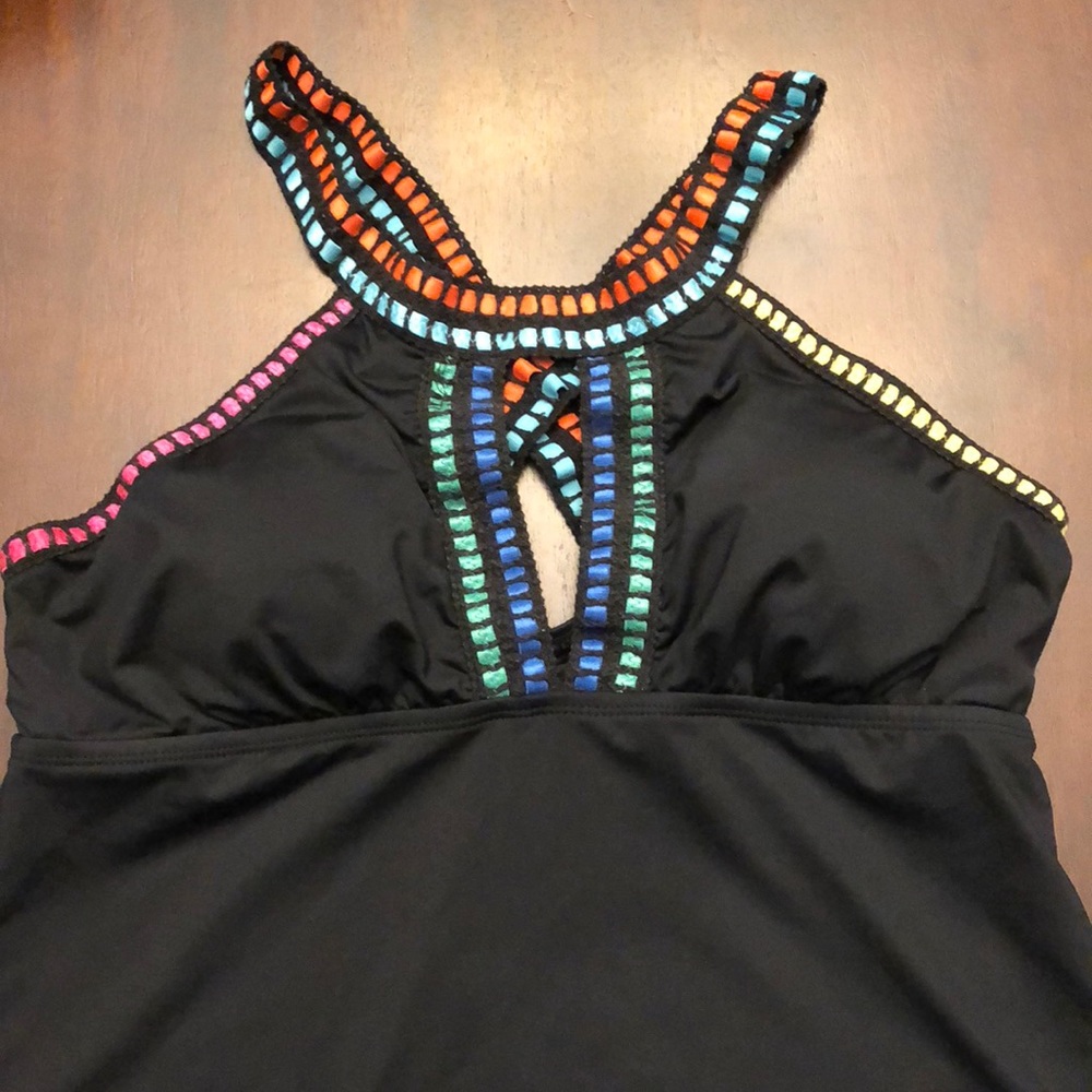 LA BLANCA High Neck Key-Hole Tankini Top - Picture 2 of 6